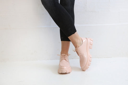NUDE LACQUERED LACED LOAFERS